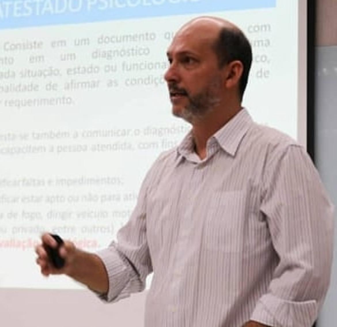 Dr. Márcio de Lima Coutinho