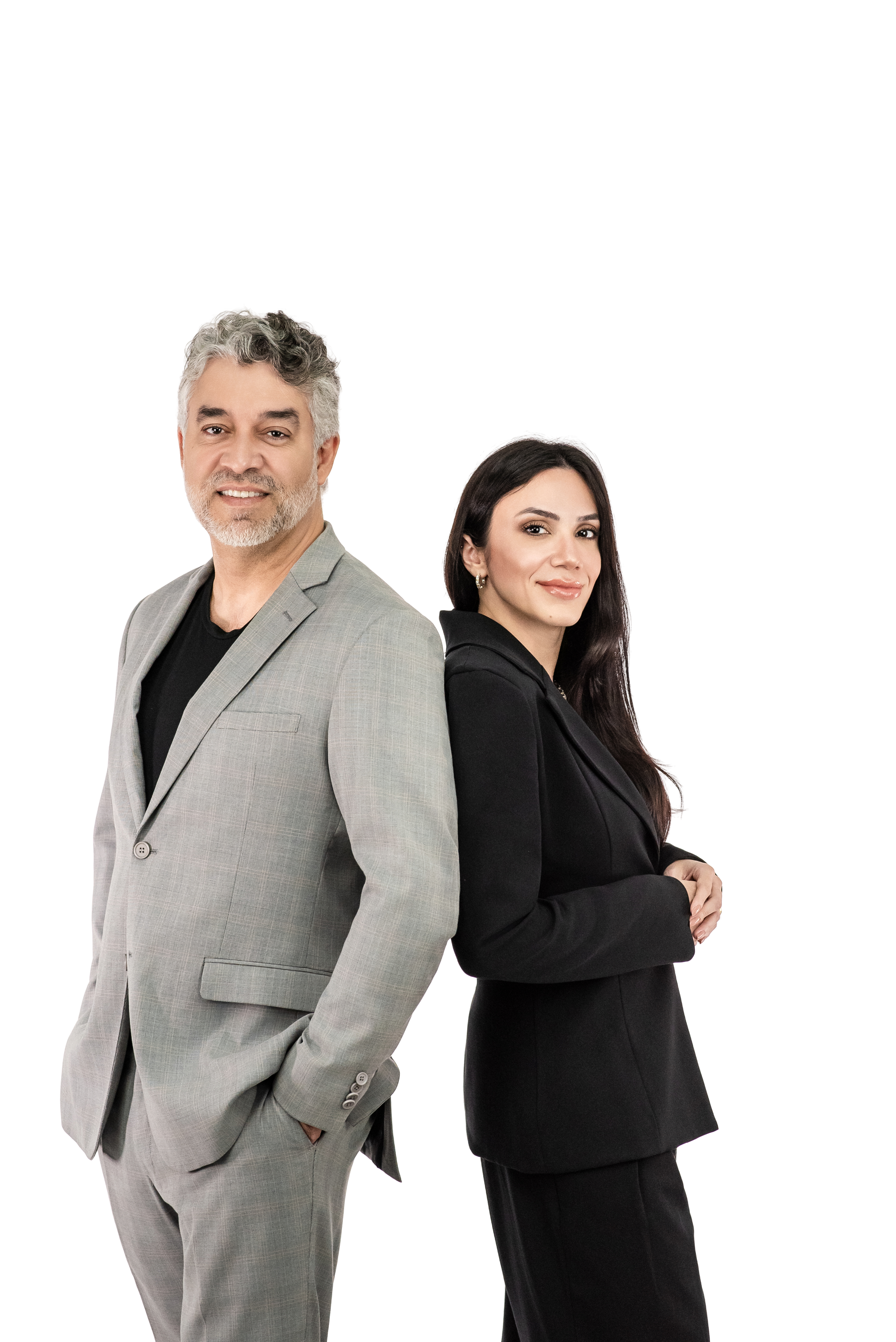 Me. Carlos Henrique Bettoni e Esp. Thayse Bettoni